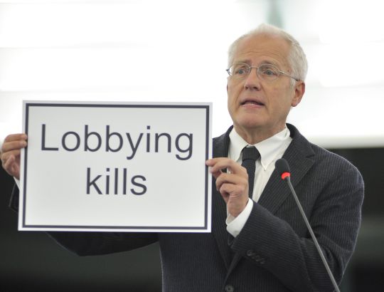 2013-10-08--hans peter martin--lobbying kills p1 small